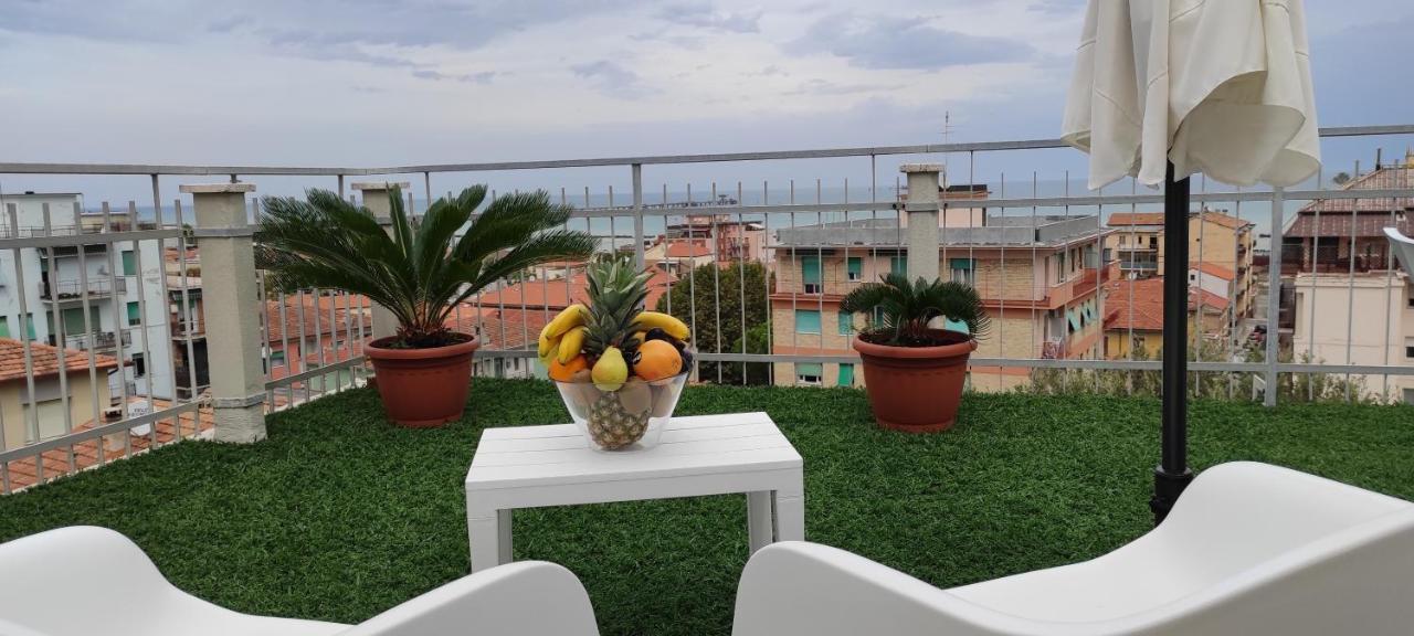 法尔科纳拉·玛里提马La Terrazza公寓 外观 照片
